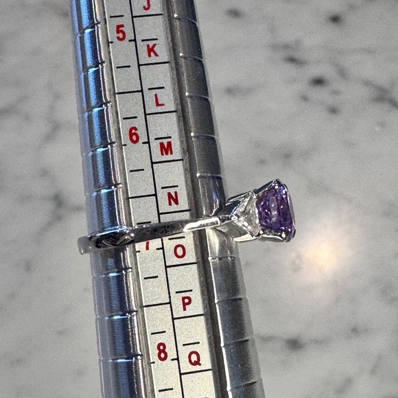 Lavender brilliant cut cubic zirconia with 2 clear CZ marked 925 RSC silver ring - Picture 7 of 9